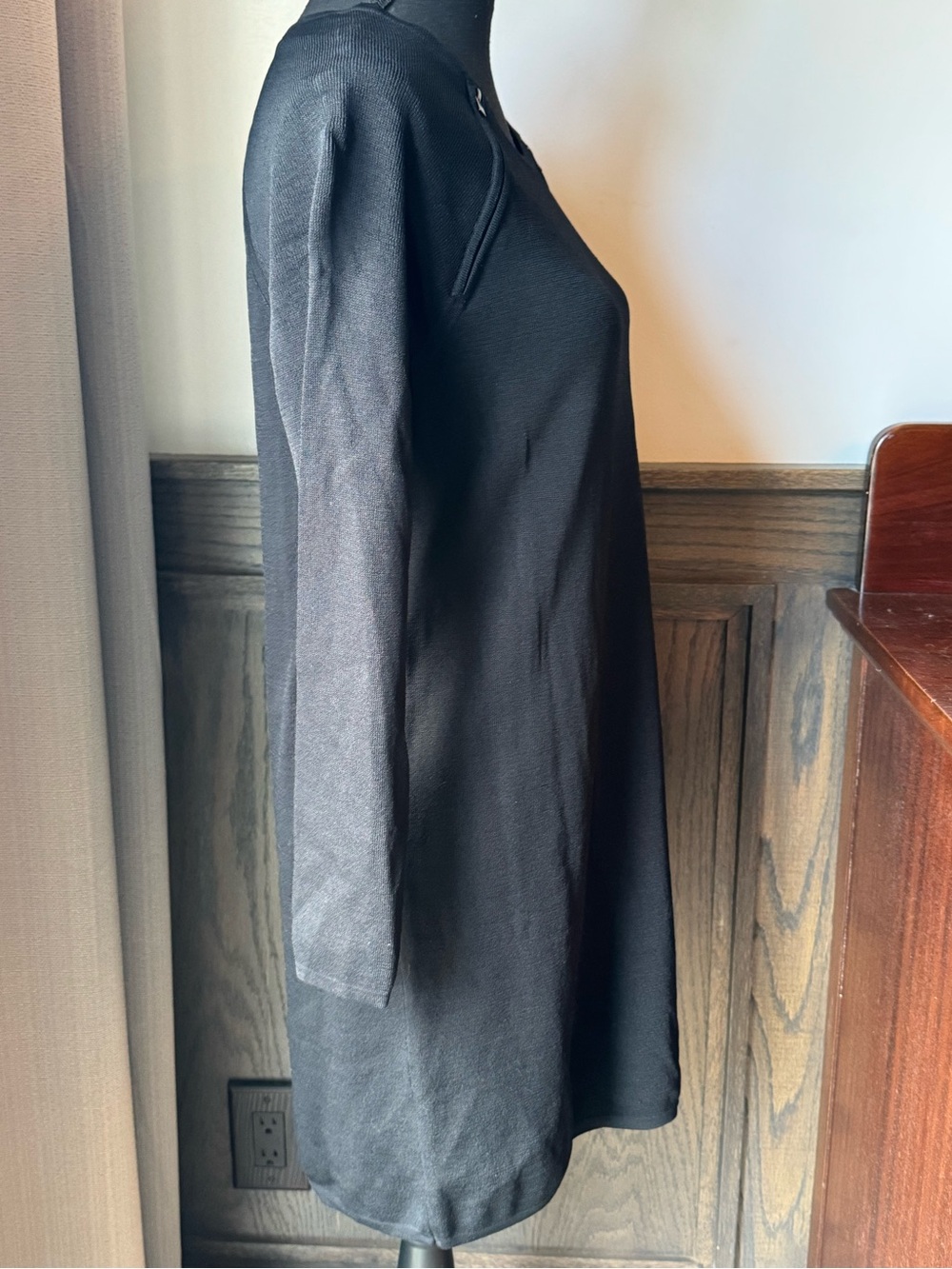 Banana Republic Classic Black Long-Sleeve Knit Dress medium - Picture 4 of 7
